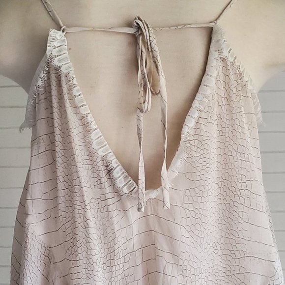 BEBE Silk Camisole Drapey Trapeze Style Embroidered Trim Blouse Ivory Size S/P - Picture 4 of 13